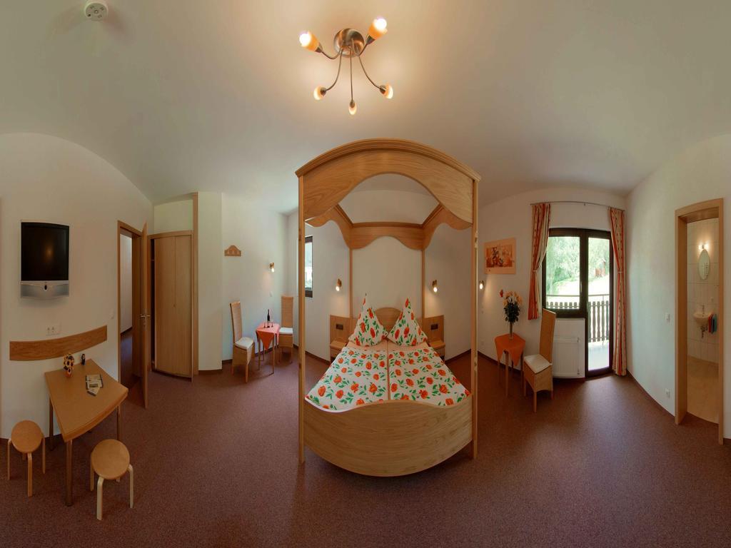 Moselhotel Waldeck Burgen  Extérieur photo